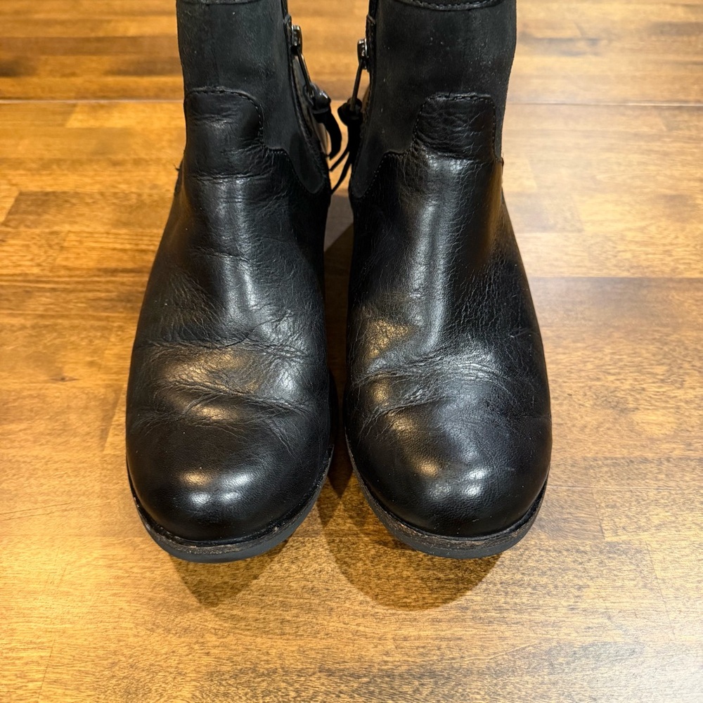 UGG Penelope Black Leather Ankle Boots Sz 9 1008710 - Picture 2 of 7